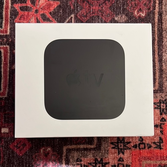 Apple TV 4K 1st Generation - Picture 1 of 3